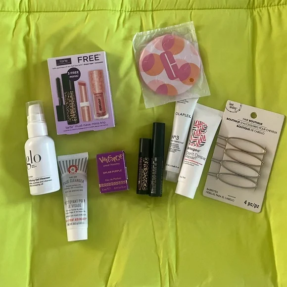 25 Piece Cosmetic Bundle with large makeup/travel bag - Picture 4 of 7